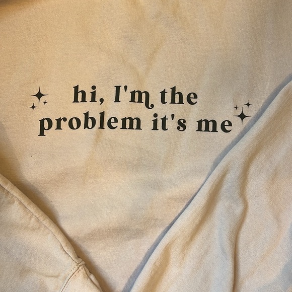 Violet “It’s me hi I’m the problem it’s me” sweatshirt  Taylor Swift - Picture 2 of 3